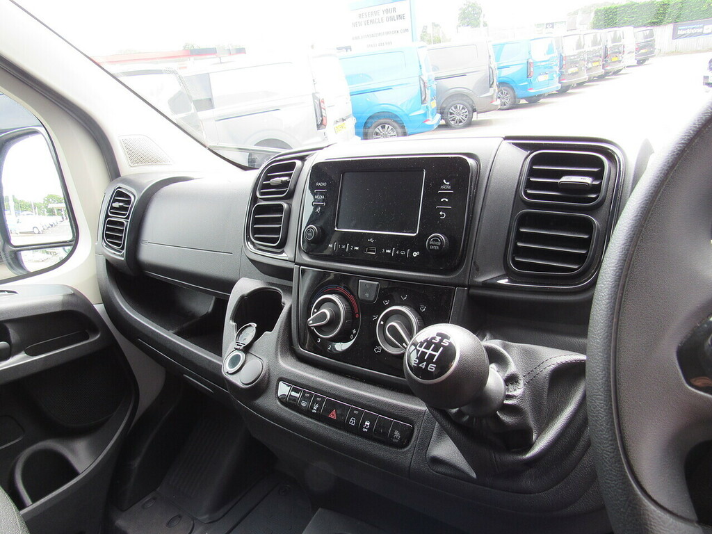 Peugeot Boxer 2.2 Bluehdi 335 Professional Panel Van White #10