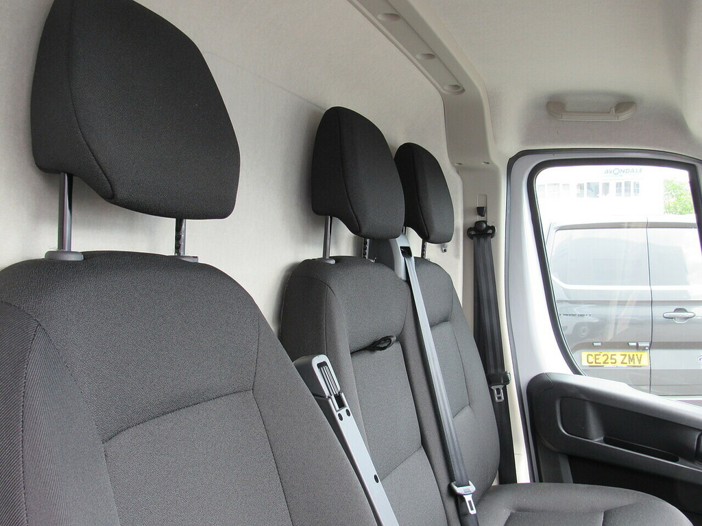 Peugeot Boxer 2.2 Bluehdi 335 Professional Panel Van White #9
