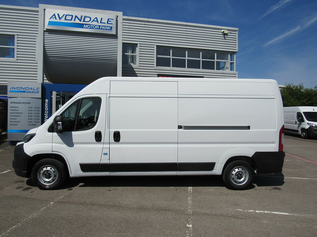 Toyota PROACE 2.2 Bluehdi 35 Icon Long Panel Van Manu White #3
