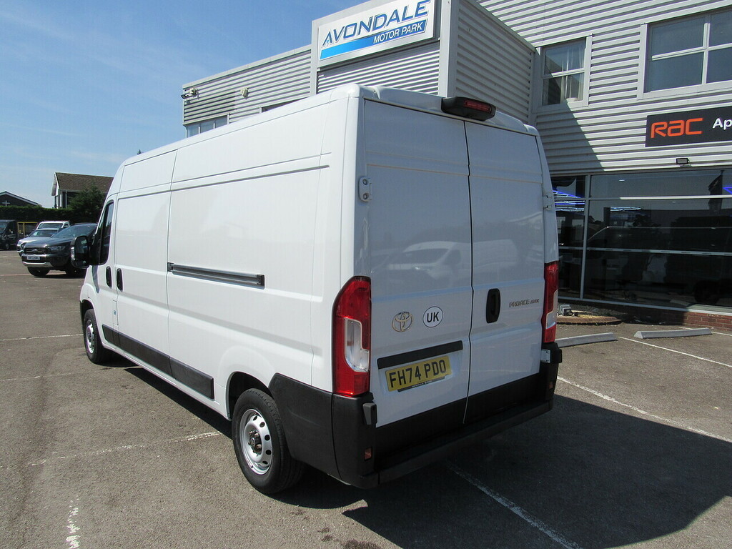Toyota PROACE 2.2 Bluehdi 35 Icon Long Panel Van Manu White #4
