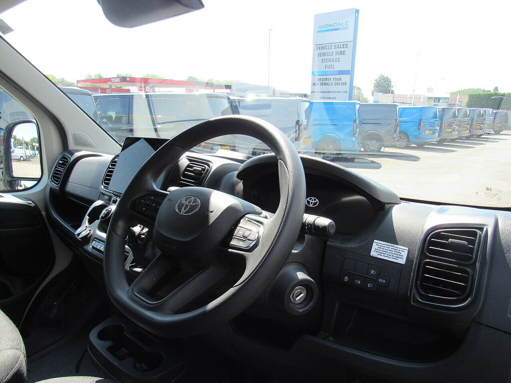 Toyota PROACE 2.2 Bluehdi 35 Icon Long Panel Van Manu White #2