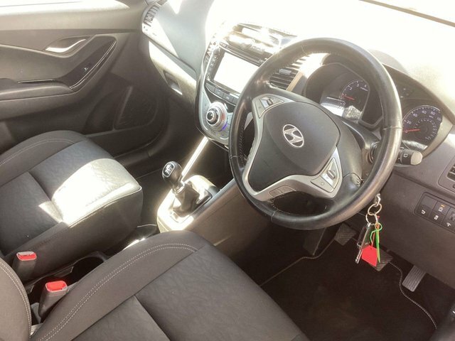 Hyundai Ix20 1.6 Se Nav Hatchback Euro 6 125 Red #4