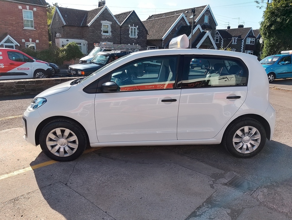 Volkswagen Up Take Up White #5