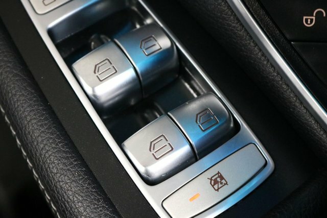Mercedes-Benz EQC Eqc 400 80Kwh Amg Line Premium Suv Grey #74