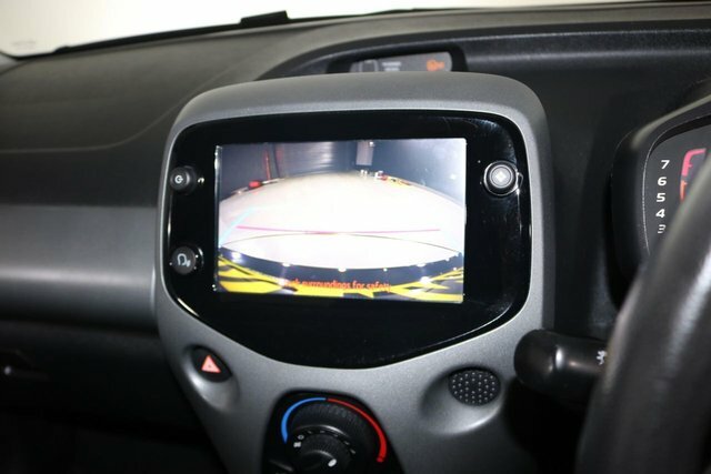 Toyota Aygo 1.0 Vvt-i X-trend 5-Dr White #34