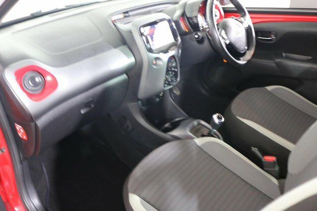 Toyota Aygo 1.0 Vvt-i X-trend 5-Dr White #14