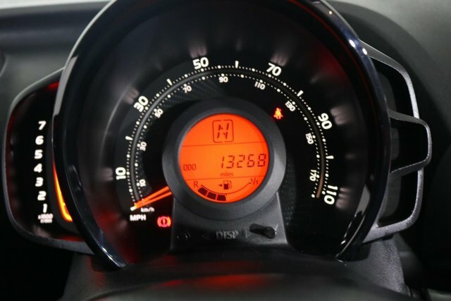 Toyota Aygo 1.0 Vvt-i X-trend 5-Dr White #25