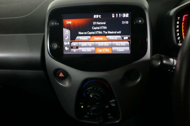 Toyota Aygo 1.0 Vvt-i X-trend 5-Dr White #27