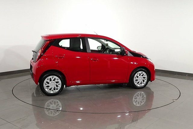 Toyota Aygo 1.0 Vvt-i X-trend 5-Dr White #77