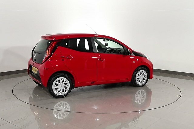 Toyota Aygo 1.0 Vvt-i X-trend 5-Dr White #75