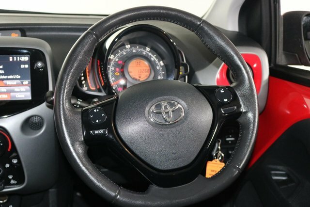 Toyota Aygo 1.0 Vvt-i X-trend 5-Dr White #24