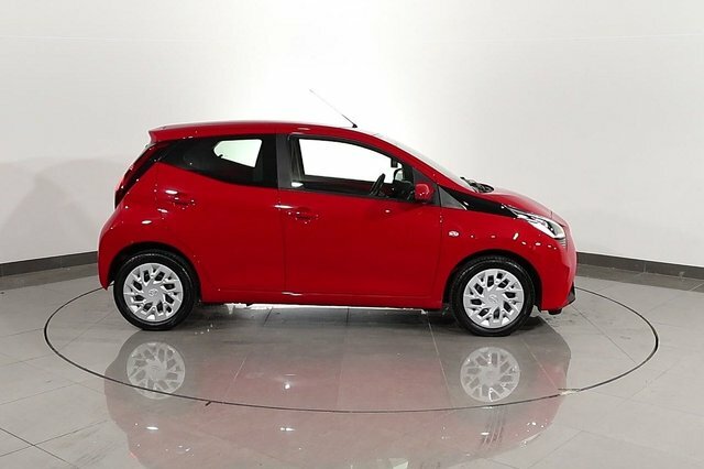 Toyota Aygo 1.0 Vvt-i X-trend 5-Dr White #81