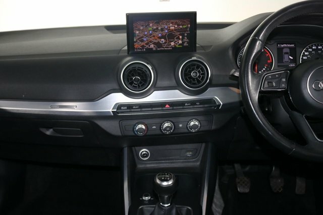 Audi Q2 1.4 Tfsi Cod Sport Suv Euro 6 S YS17PKX Grey #4