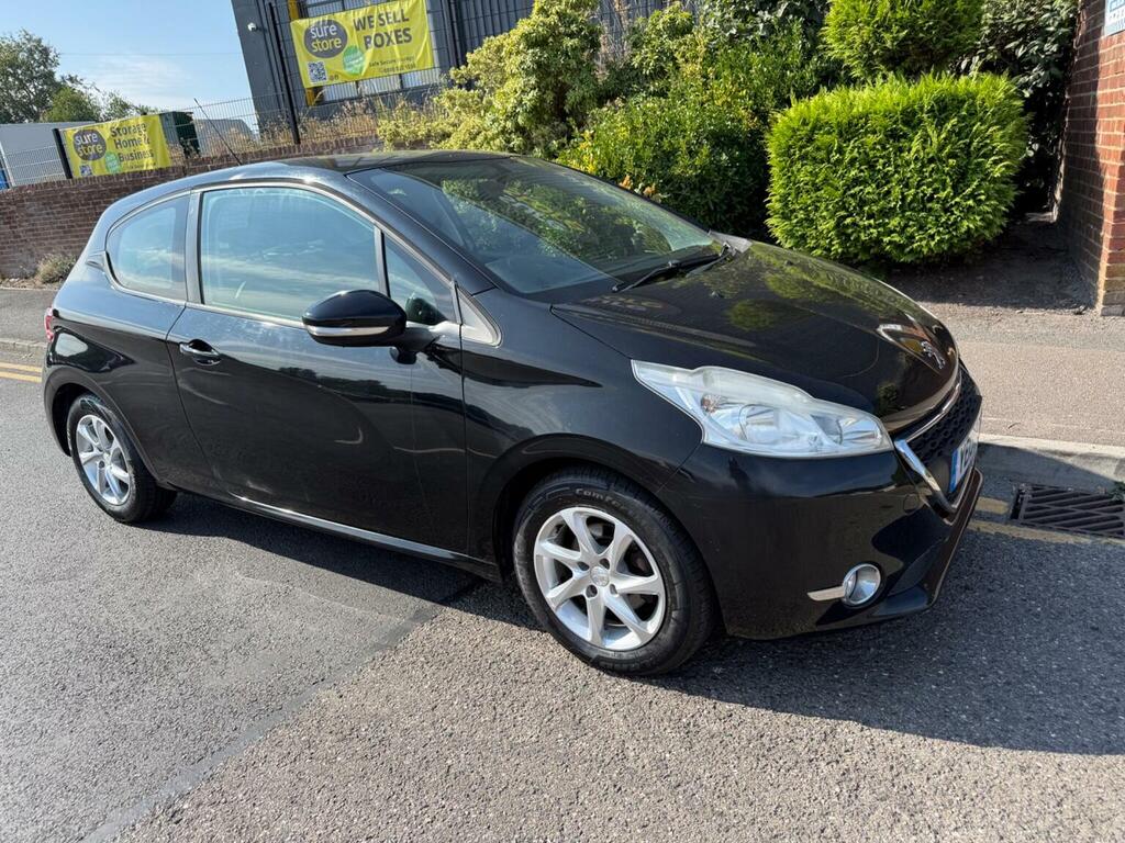 Peugeot 208 1.2 Vti Active Euro 5 Black #3