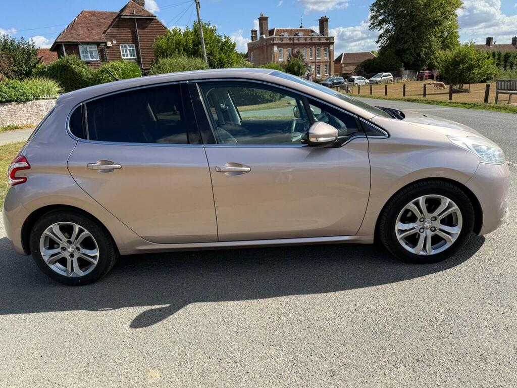 Peugeot 208 1.6 E-hdi Allure Euro 5 Ss Pink #4