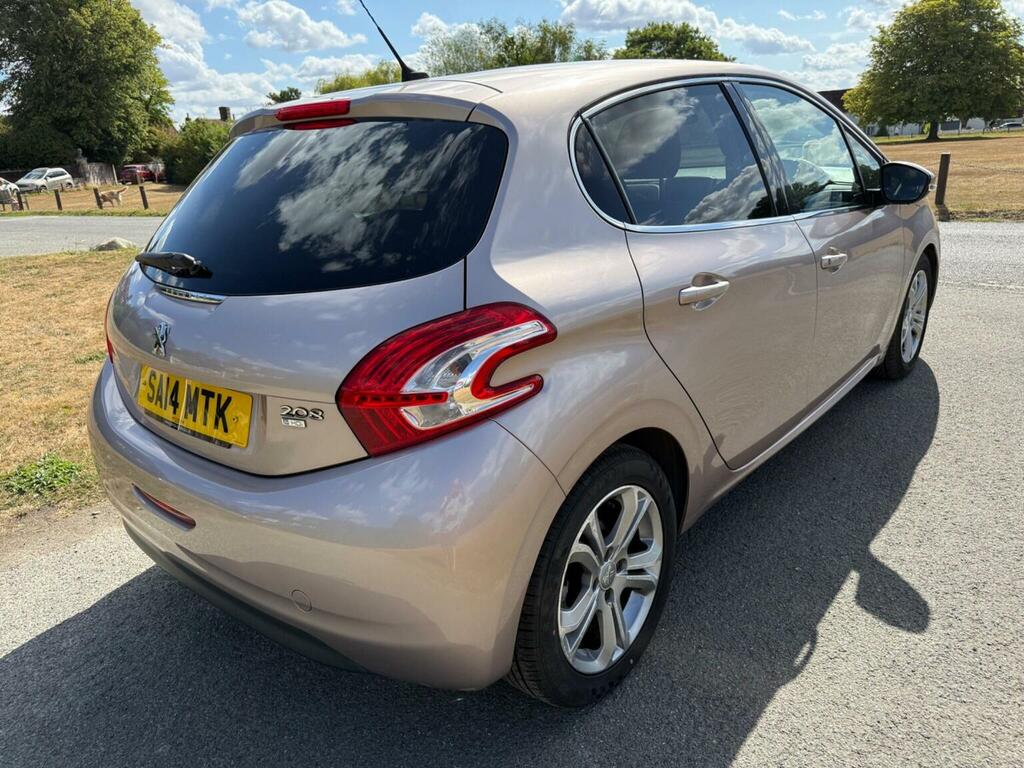 Peugeot 208 1.6 E-hdi Allure Euro 5 Ss Pink #5