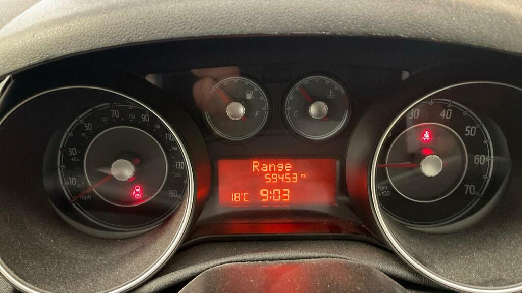 Fiat Punto Hatchback 1.2 Punto 3-Door 1.2 8V 69Hp Pop 2015 White #12