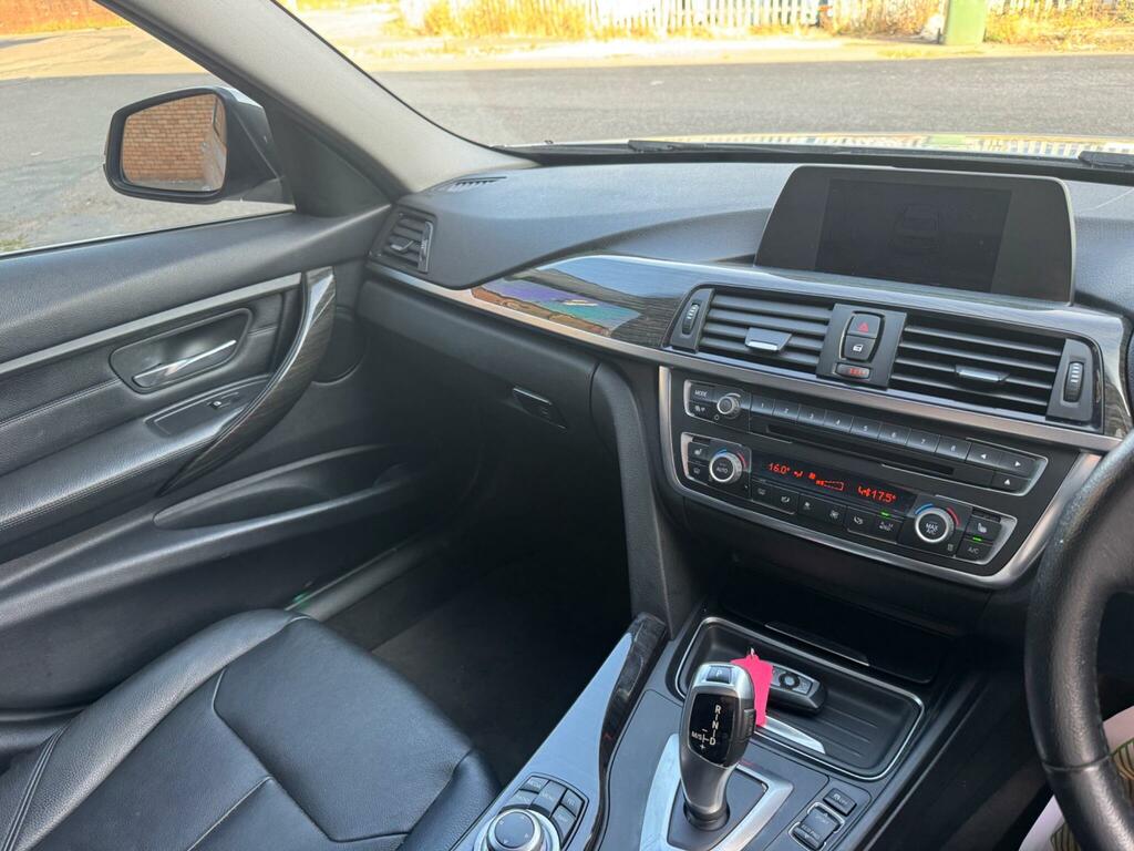 BMW 3 Series 318D M Sport White #29
