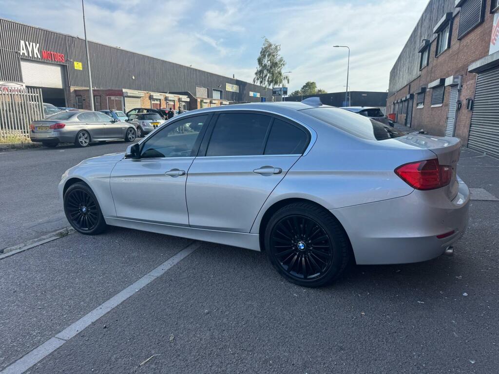 BMW 3 Series 318D M Sport White #12