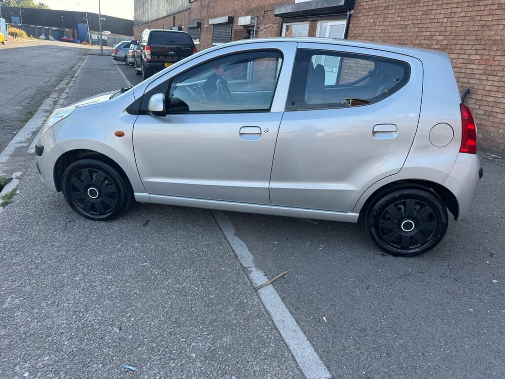 Nissan Pixo 1.0 N-tec Euro 5 Red #10