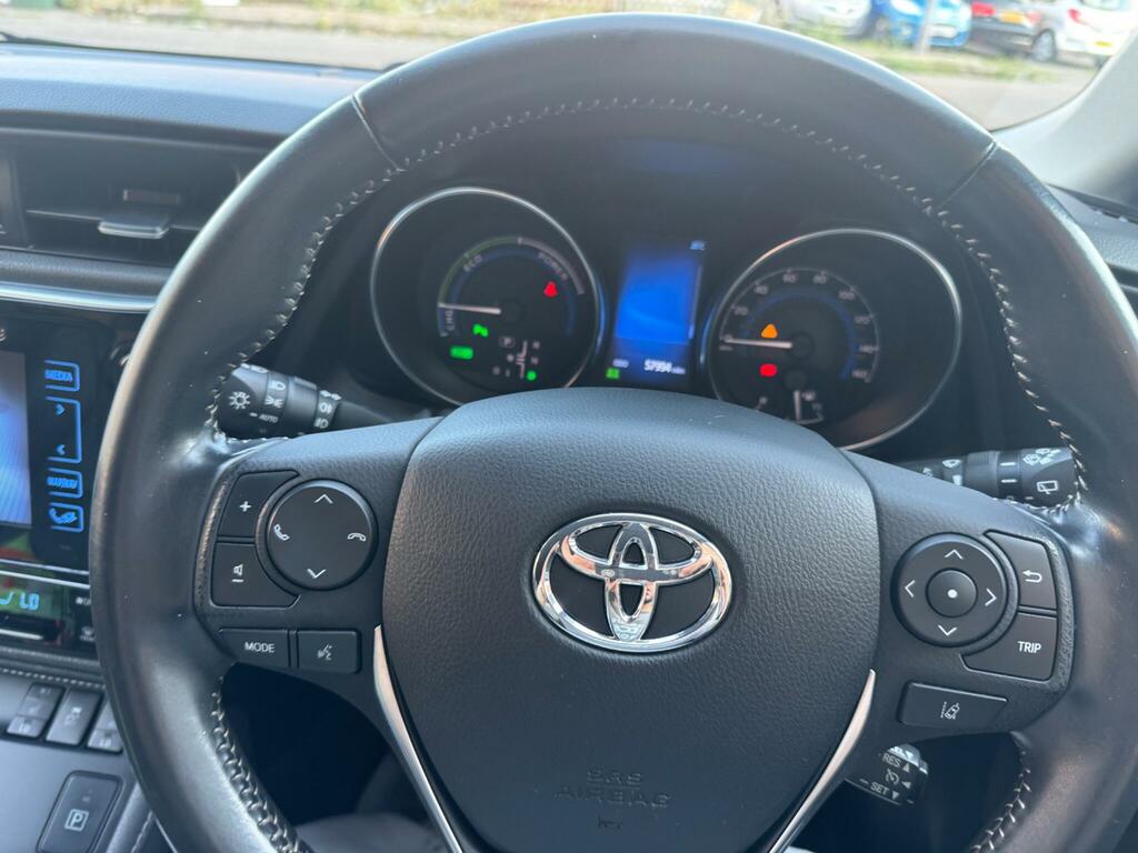 Toyota Auris 1.8 Hybrid Design Tss Cvt Nav  #26