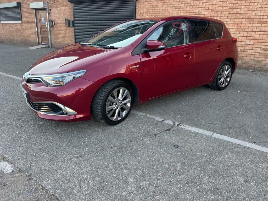 Toyota Auris Excel Red #5