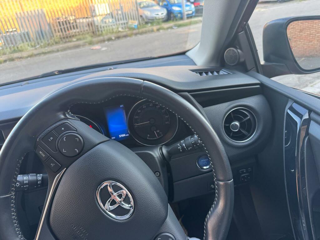 Toyota Auris 1.8 Hybrid Design Tss Cvt Nav  #31