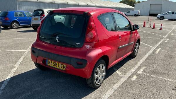 Peugeot 107 Urban Red #4