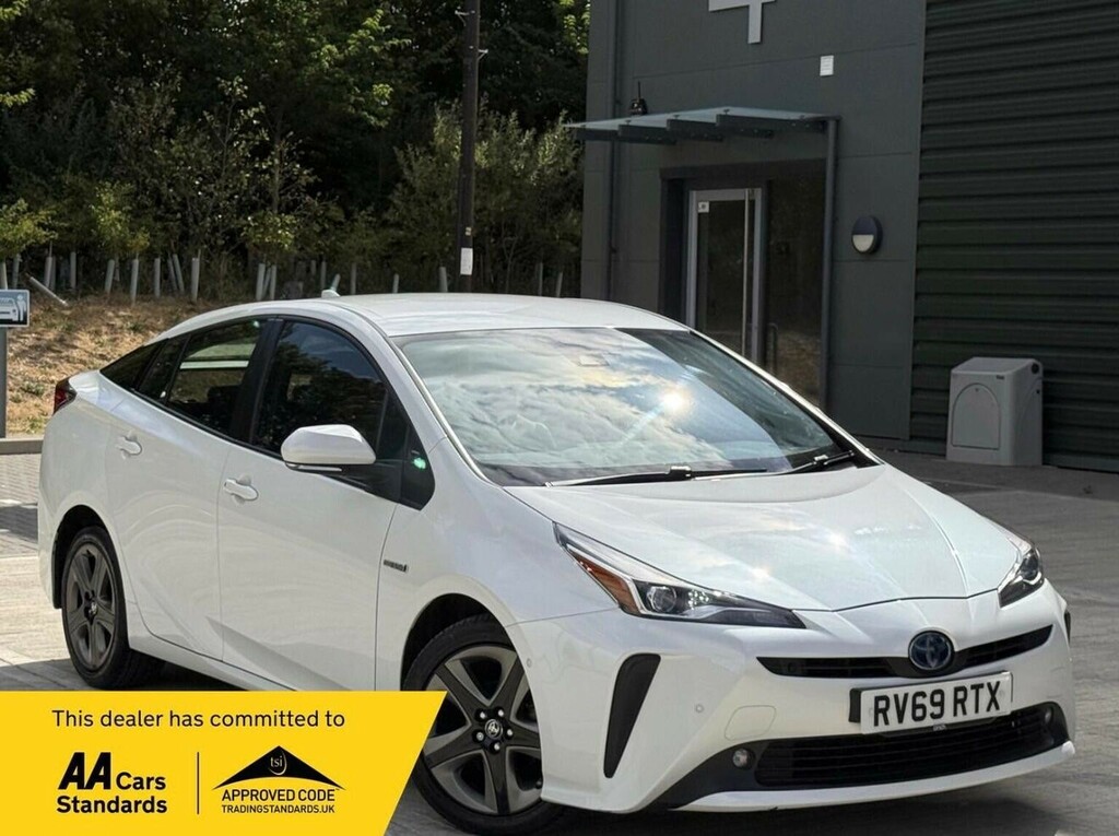 Toyota Prius Hatchback 1.8 Vvt-h Excel Cvt Euro 6 Ss 15 RV69RTX White