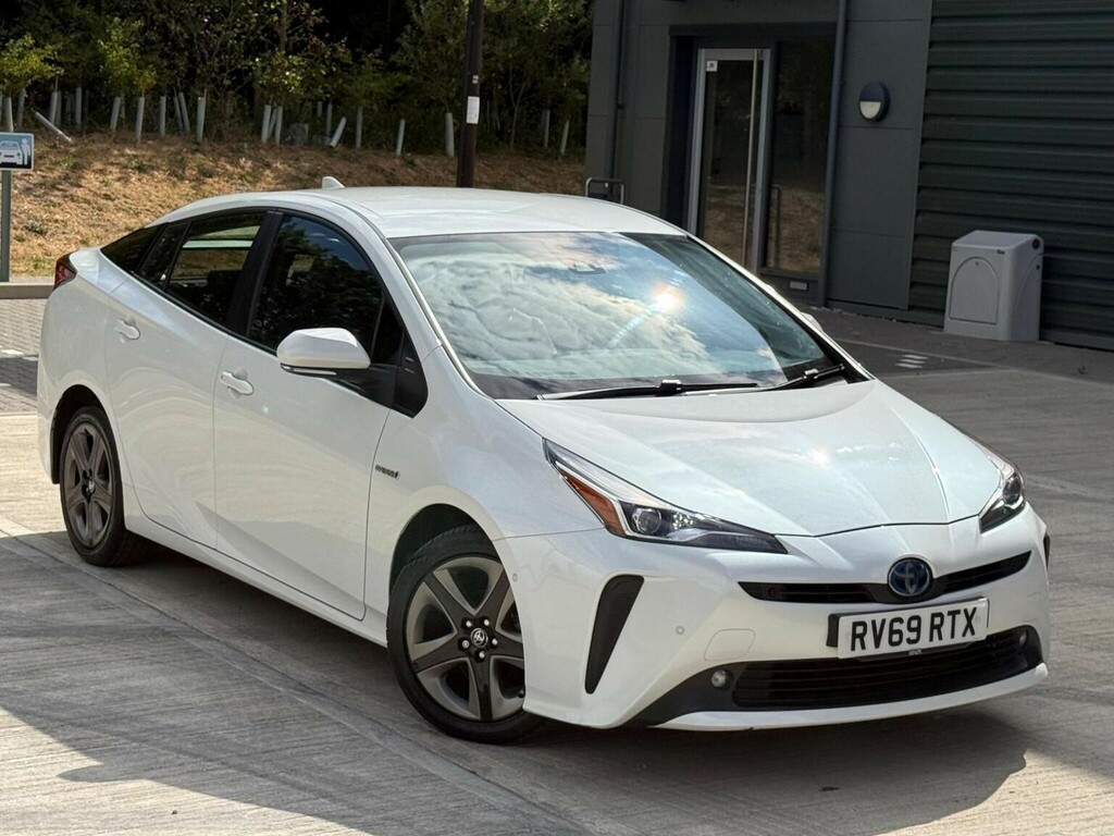 Toyota Prius Hatchback 1.8 Vvt-h Excel Cvt Euro 6 Ss 15 RV69RTX White #4