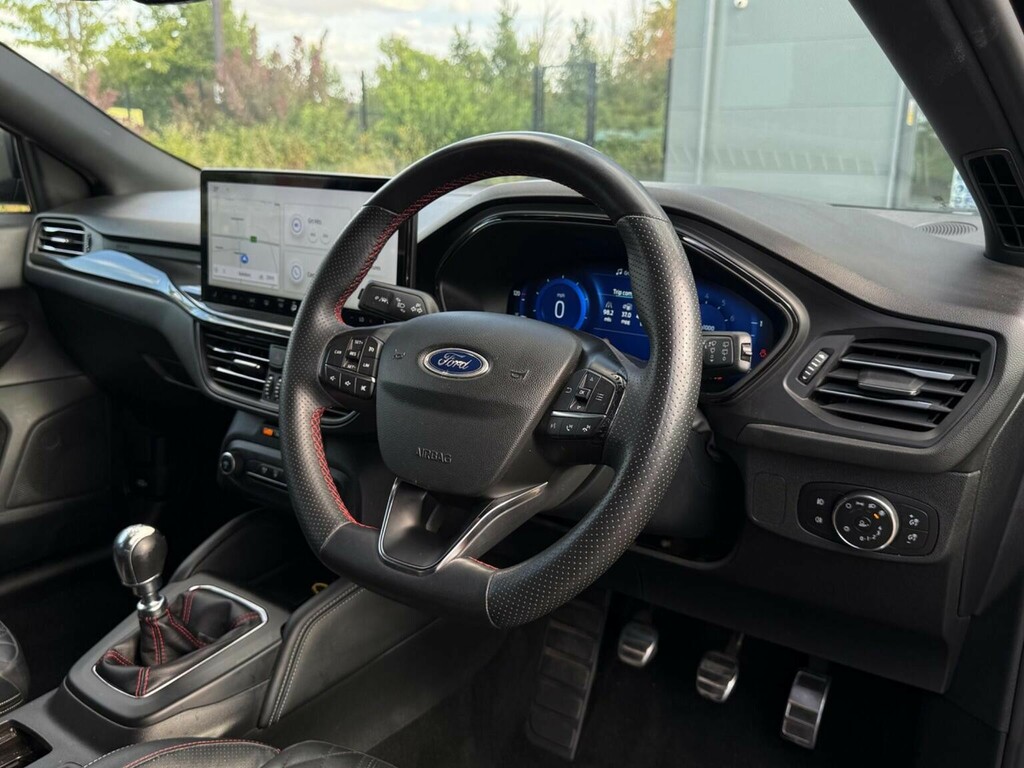 Ford Focus 1.0T Ecoboost St-line Vignale Euro 6 Ss Black #2