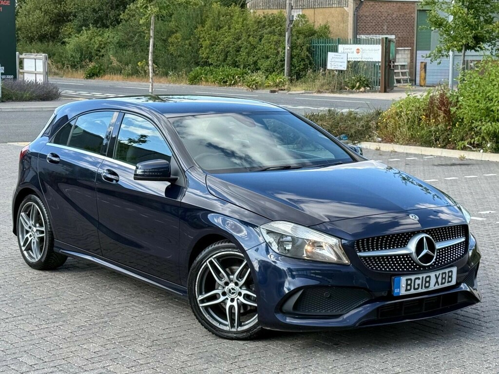 Mercedes-Benz A Class 1.5 A180d Amg Line 7G-dct Euro 6 Ss Blue #4