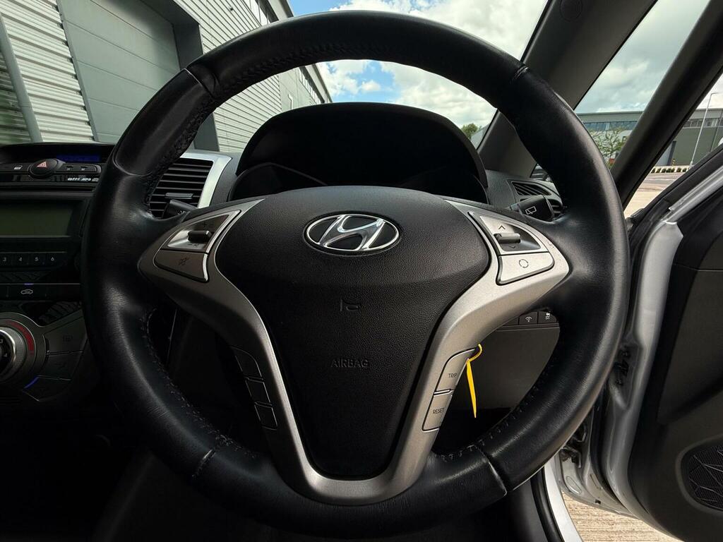 Hyundai Ix20 1.6 Crdi Style Hatchback Euro 5 White #25