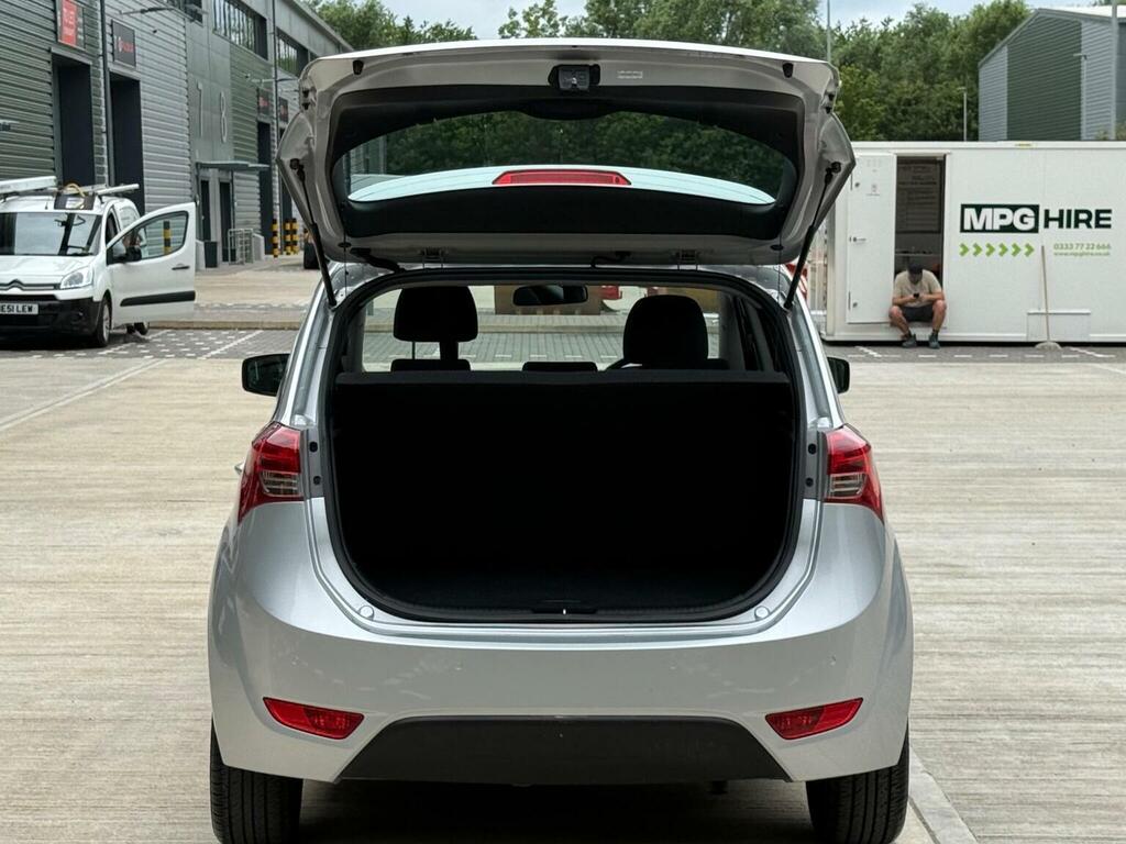 Hyundai Ix20 1.6 Crdi Style Hatchback Euro 5 White #11