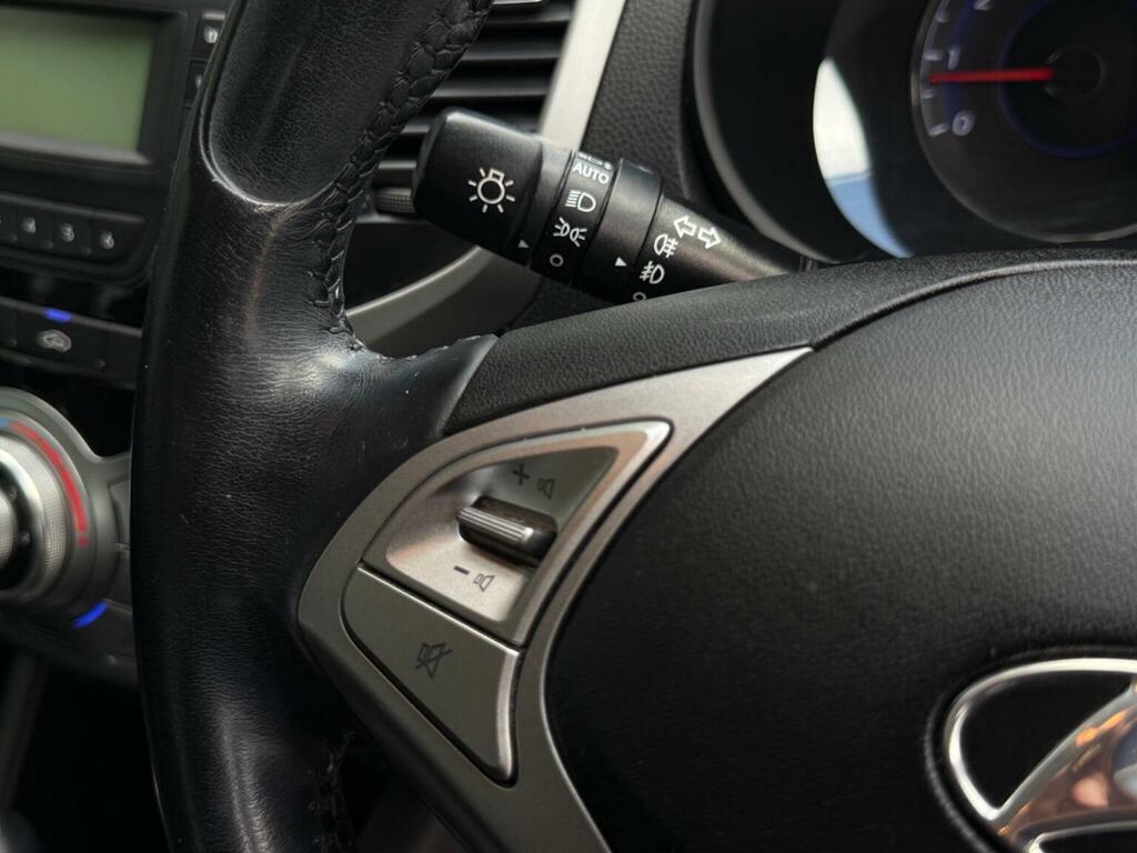 Hyundai Ix20 1.6 Crdi Style Hatchback Euro 5 White #23