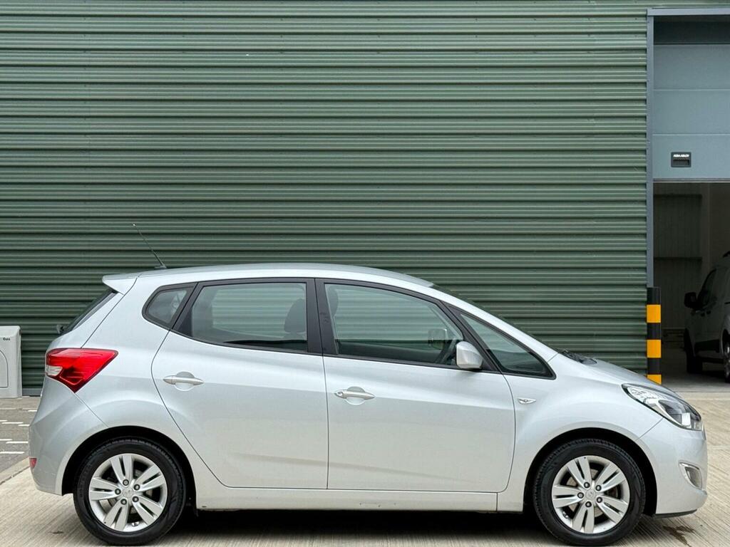 Hyundai Ix20 1.6 Crdi Style Hatchback Euro 5 White #14