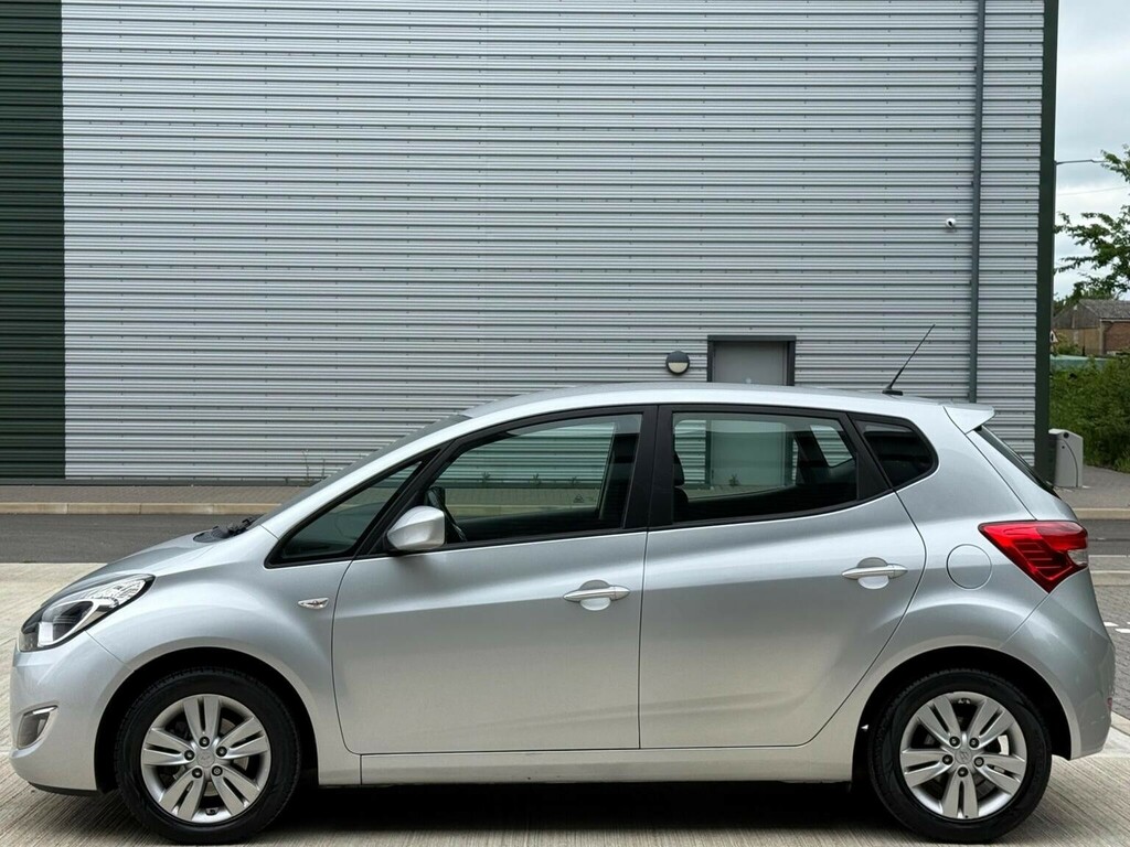 Hyundai Ix20 1.6 Crdi Style Hatchback Euro 5 White #8