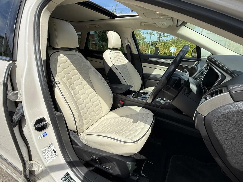 Ford Mondeo 2.0T Ecoboost Vignale Euro 6 Ss White #2