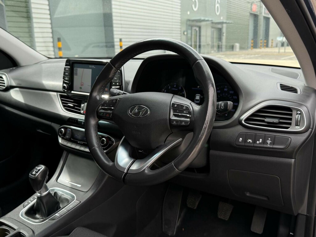 Hyundai I30 Hatchback 1.4 T-gdi Blue Drive Premium Euro 6 Ss Blue #2
