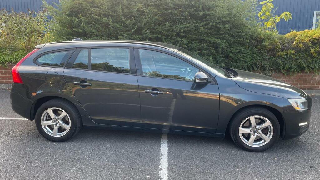 Volvo V60 2.0 D4 R-design Lux Nav Estate E Blue #11