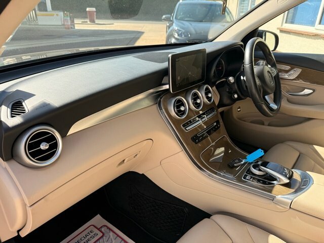 Mercedes-Benz GLC Class Suv 2.1 Glc220d Amg Line Premium G-tronic 4Matic Grey #52