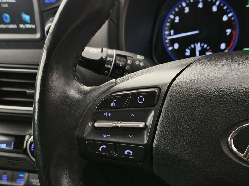 Hyundai Kona Premium Se Red #21