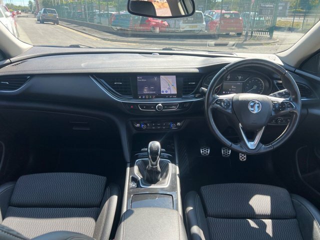 Vauxhall Insignia 2.0 Turbo D Blueinjection Sri Nav Sports Tourer White #3