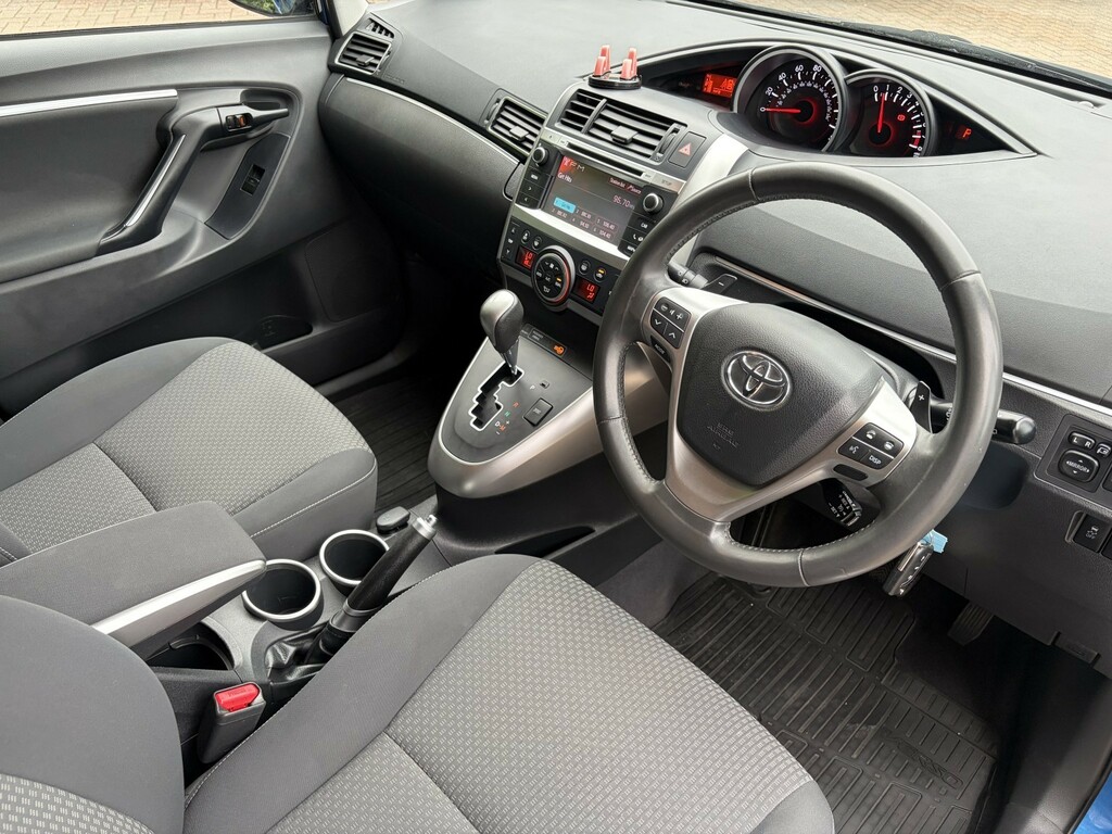 Toyota Verso 2.0 D-4d Icon Euro 5 White #19