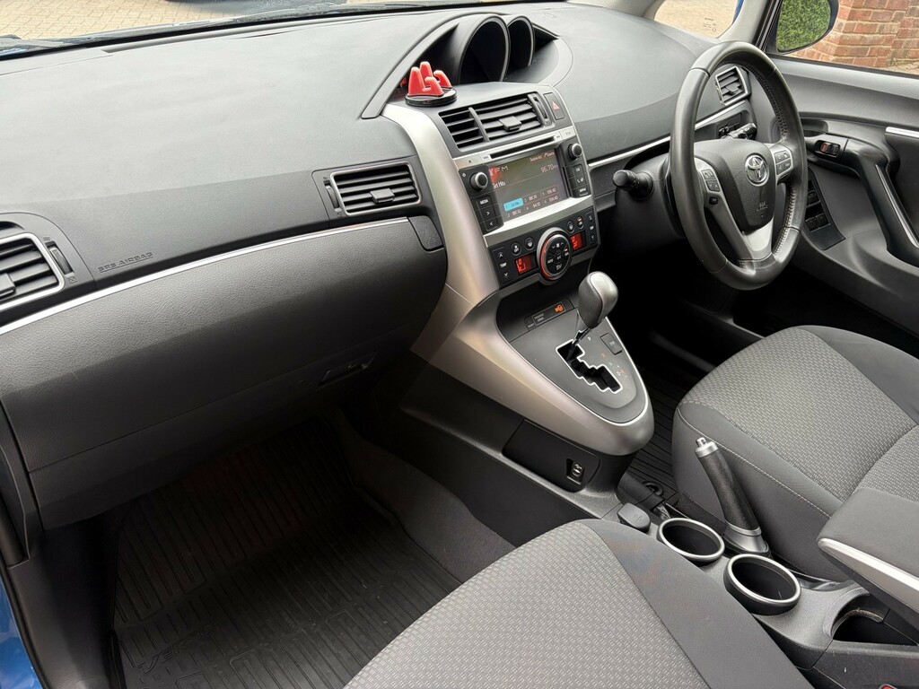 Toyota Verso 2.0 D-4d Icon Euro 5 White #21
