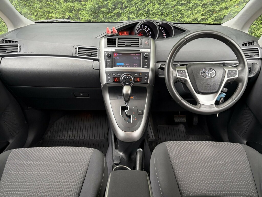 Toyota Verso 1.8 V-matic Icon Blue #2