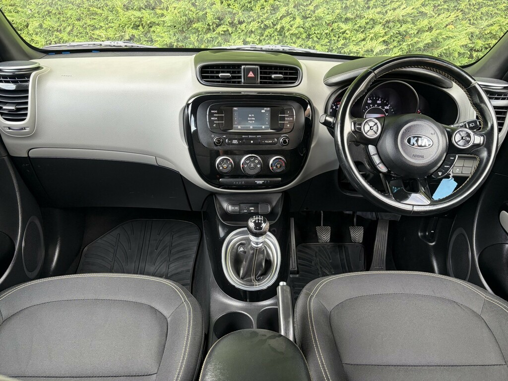 Kia Soul 1.6 Crdi Connect Silver #2
