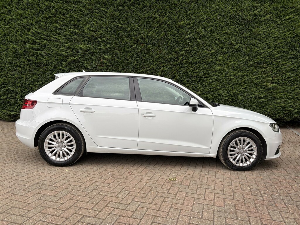Audi A3 2.0 Tdi Se Technik White #4