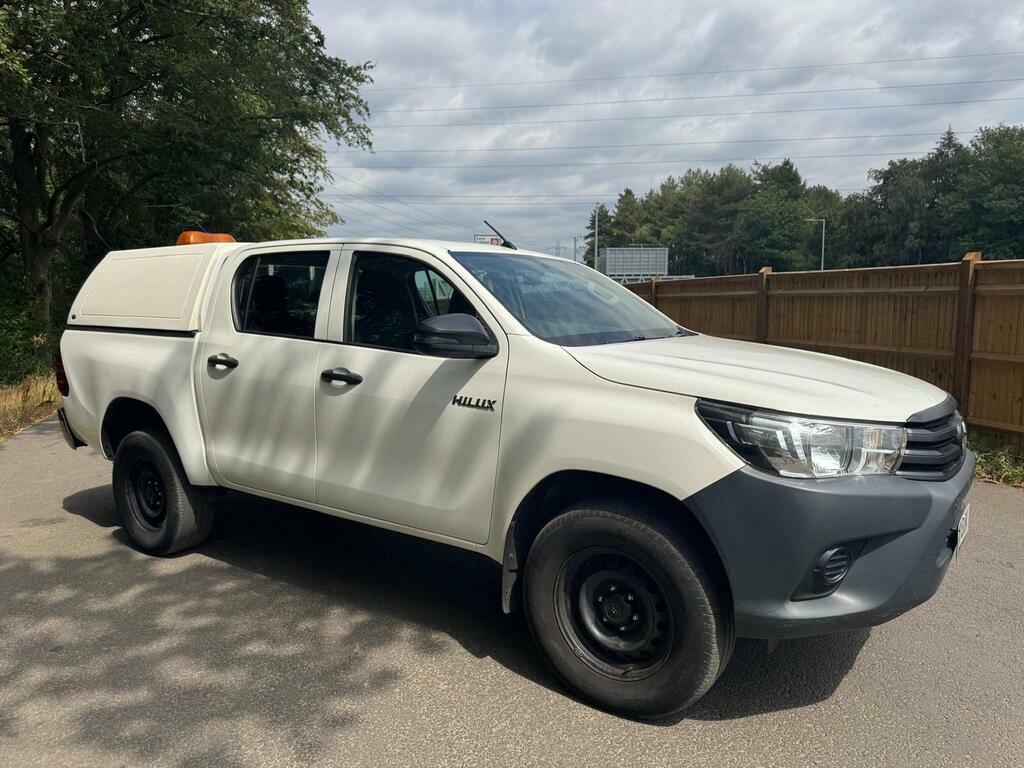 Toyota HILUX 2.4 D-4d Active Pickup Extended Cab White