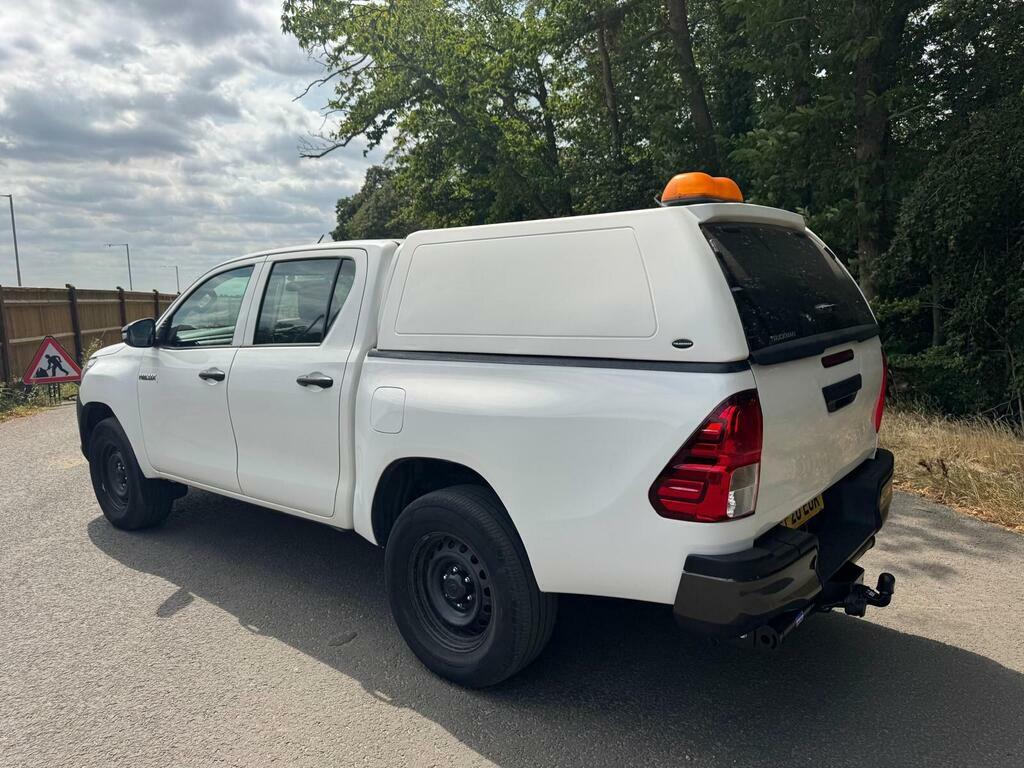 Toyota HILUX 2.4 D-4d Active Pickup Extended Cab White #2